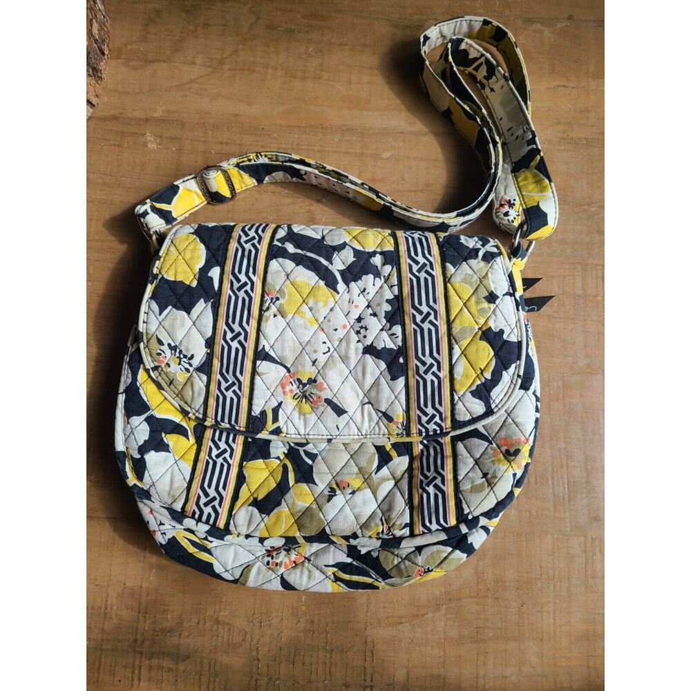 Vera Bradley "Dogwood" Bag Purse Flap Front Magnetic Closure Shoulder‎ Crossbody